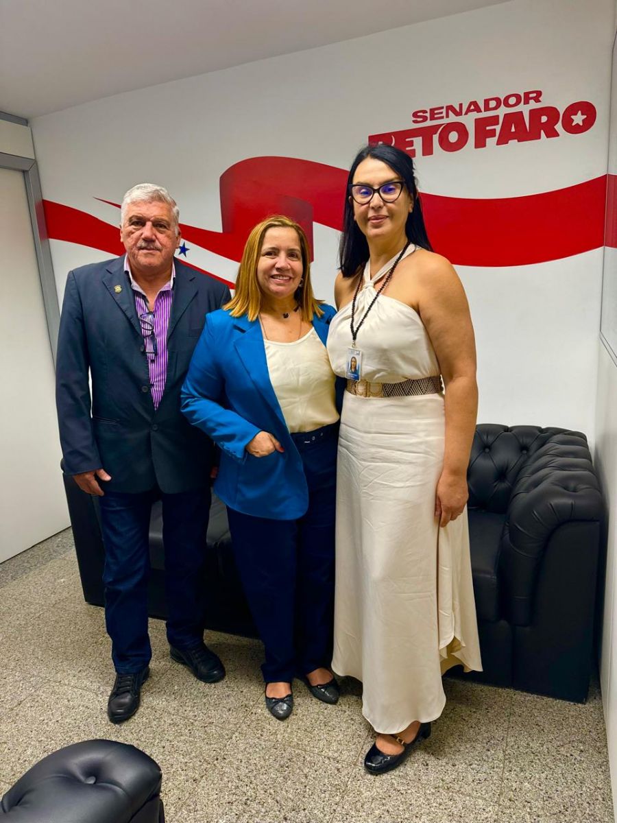 Eliana Santos, Tarcísio Falcão e a Assessora do Senador Beto Faro 